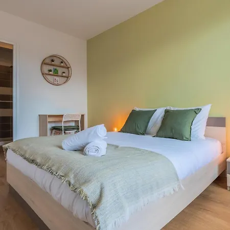 One Bedroom With Balcony, Center Apartment Tourcoing