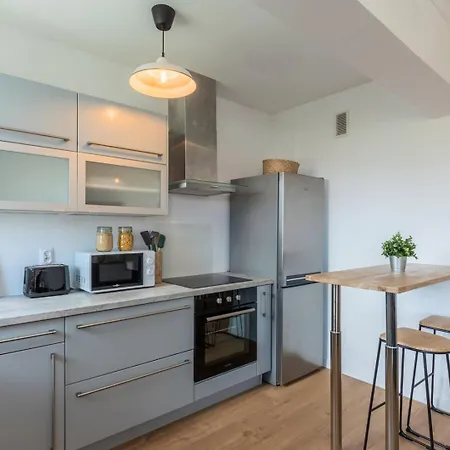 One Bedroom With Balcony, Center