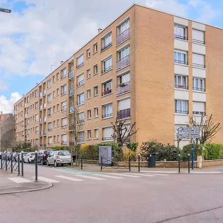 One Bedroom With Balcony, Center Apartment Tourcoing
